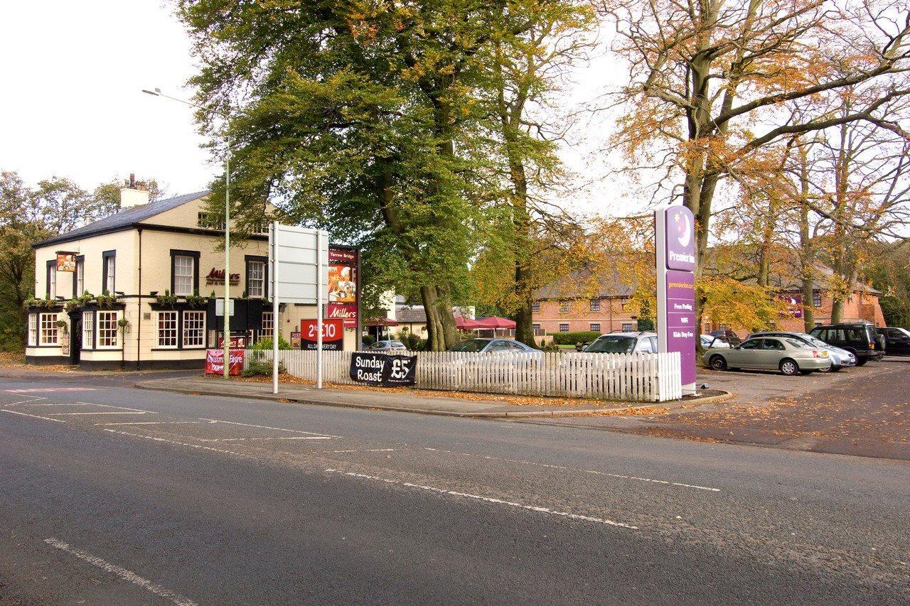 Plaza Chorley; Sure Hotel Collection By Best Western 촐리 외부 사진