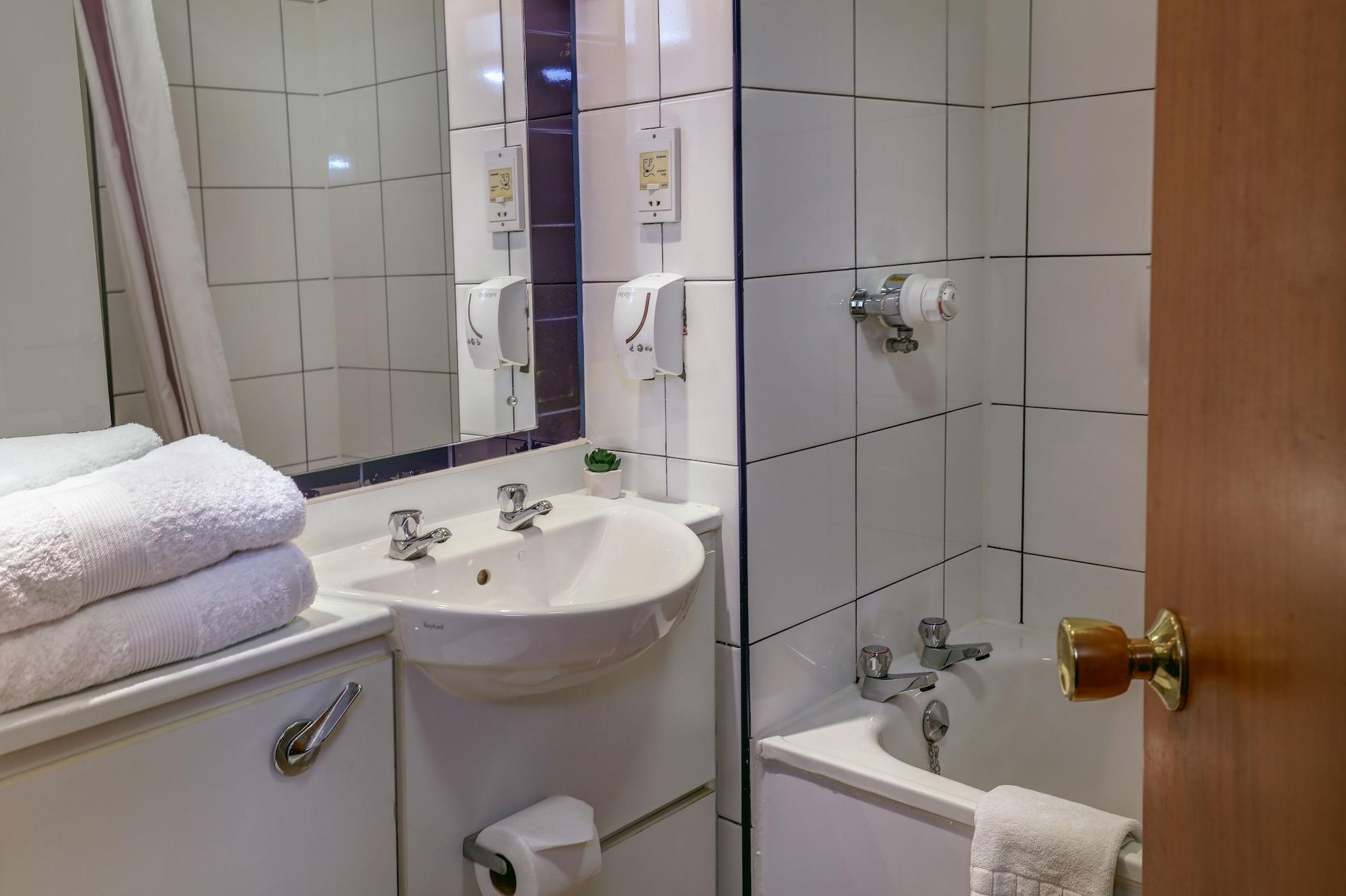 Plaza Chorley; Sure Hotel Collection By Best Western 촐리 외부 사진