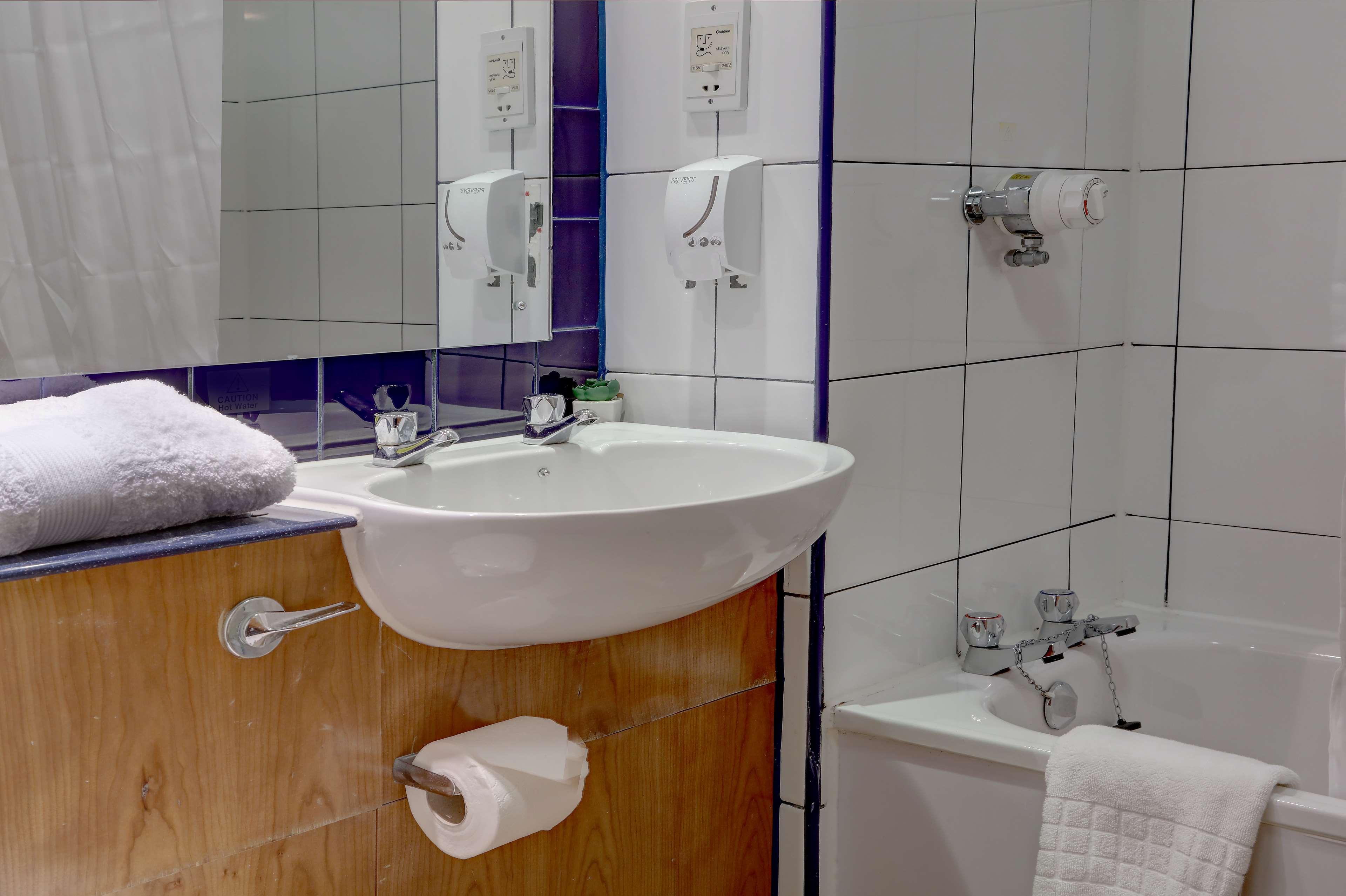 Plaza Chorley; Sure Hotel Collection By Best Western 촐리 외부 사진