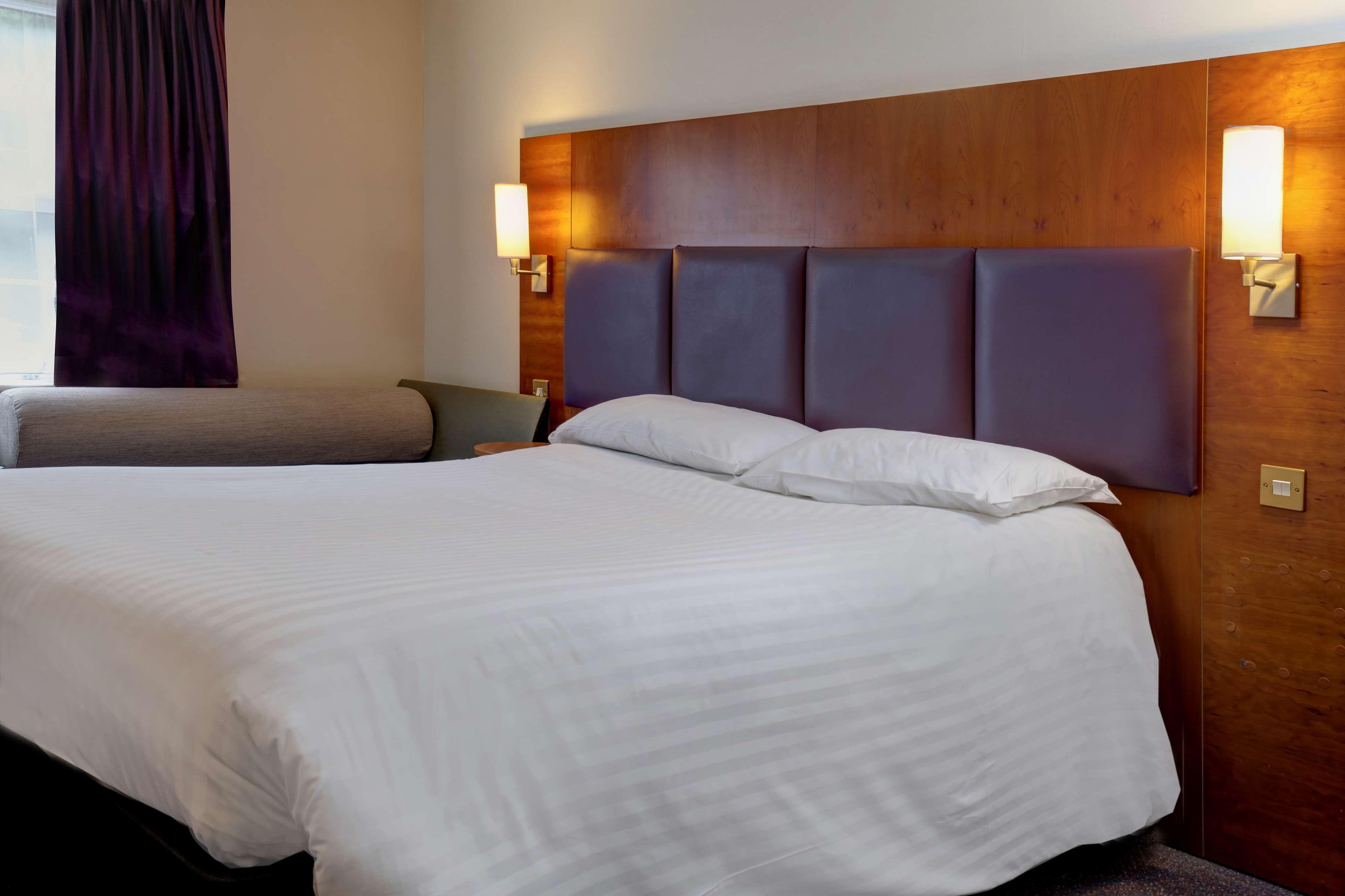 Plaza Chorley; Sure Hotel Collection By Best Western 촐리 외부 사진