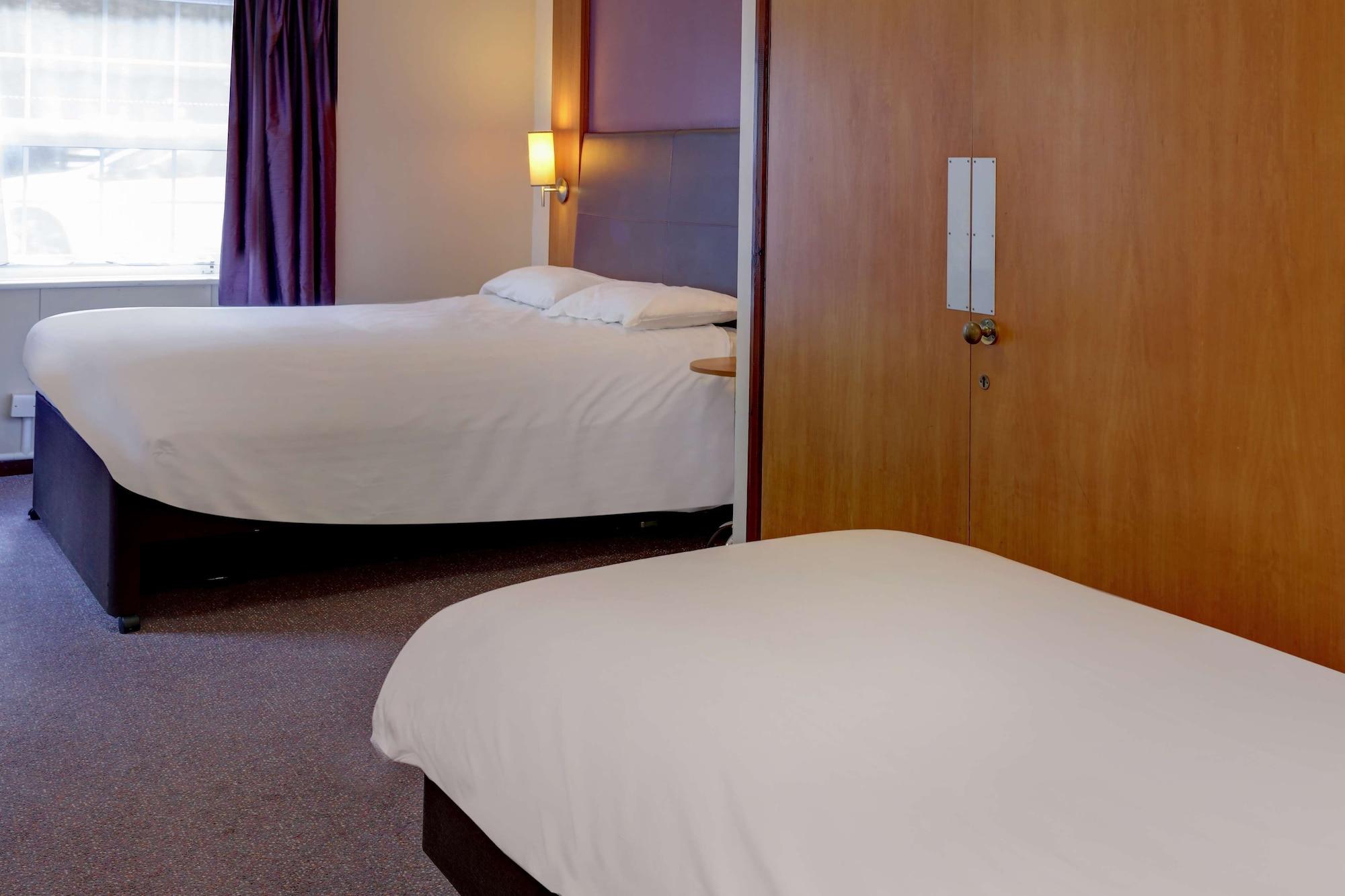 Plaza Chorley; Sure Hotel Collection By Best Western 촐리 외부 사진