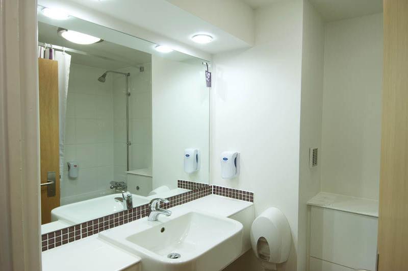 Plaza Chorley; Sure Hotel Collection By Best Western 촐리 외부 사진