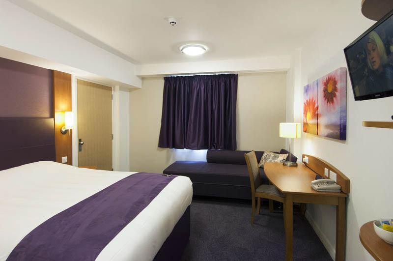 Plaza Chorley; Sure Hotel Collection By Best Western 촐리 외부 사진